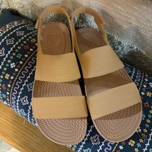 Reef Women's Water Vista Sandals US Sz 9